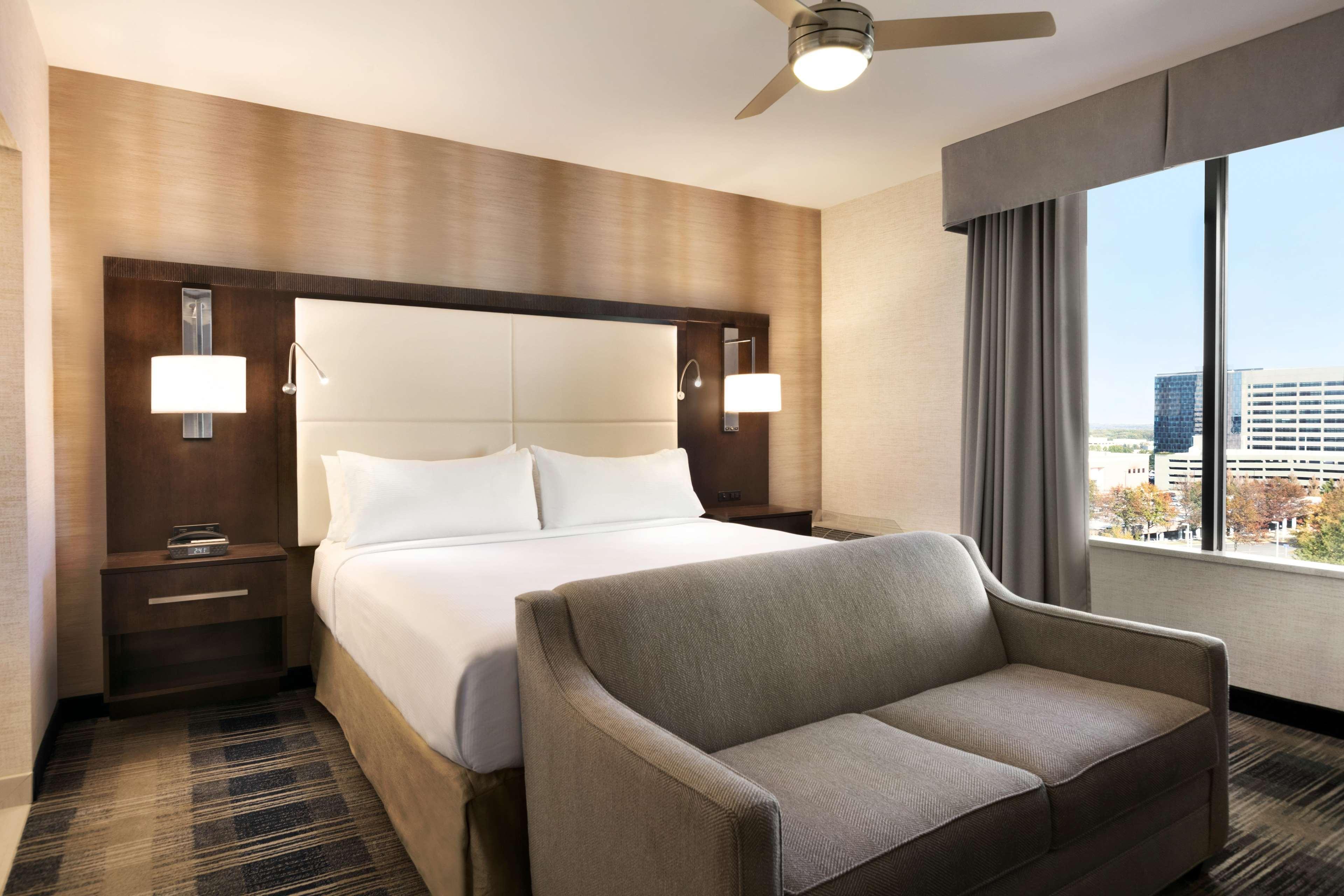 Doubletree By Hilton Mclean Tysons Hotel Tysons Corner Eksteriør billede