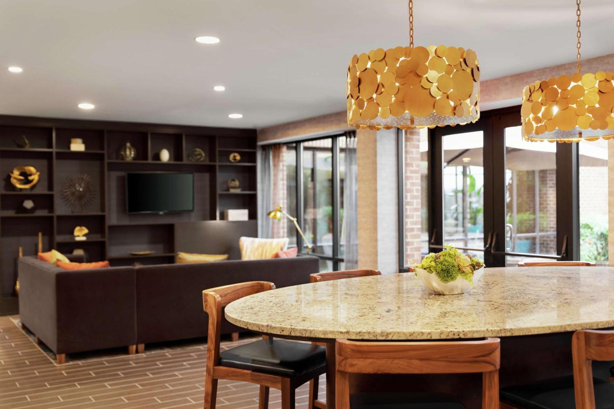 Doubletree By Hilton Mclean Tysons Hotel Tysons Corner Eksteriør billede