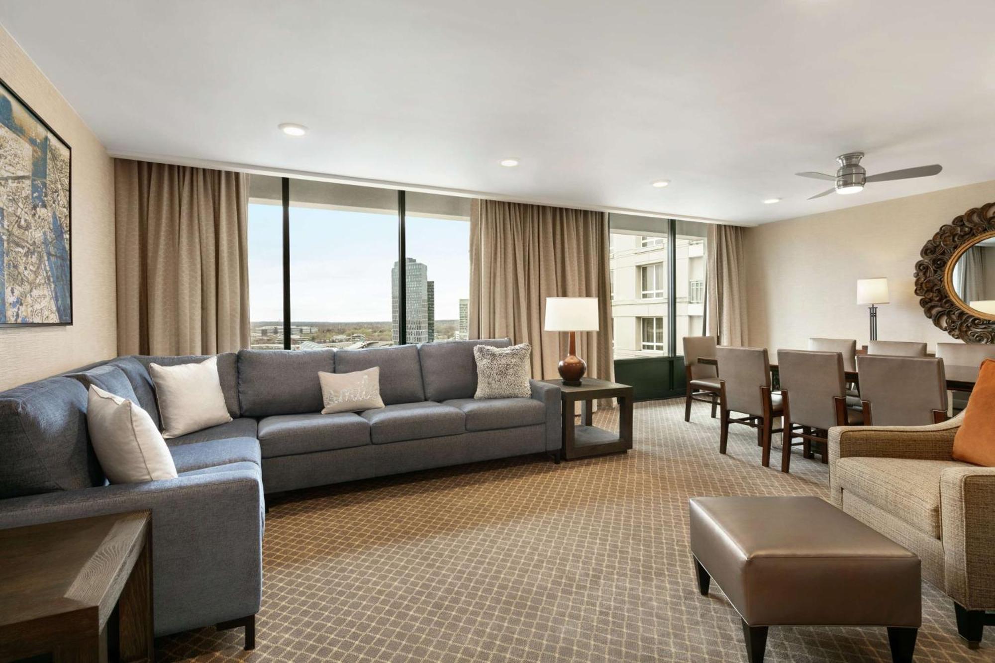 Doubletree By Hilton Mclean Tysons Hotel Tysons Corner Eksteriør billede