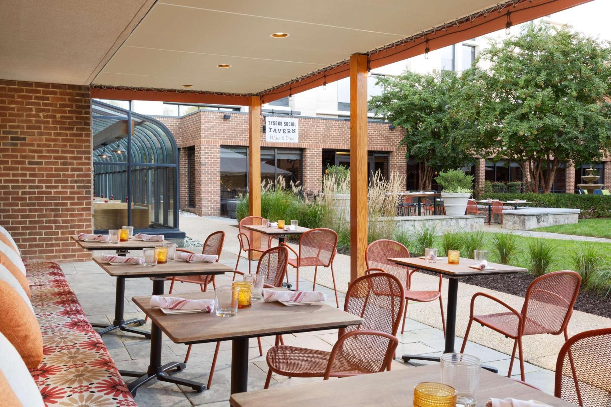 Doubletree By Hilton Mclean Tysons Hotel Tysons Corner Eksteriør billede